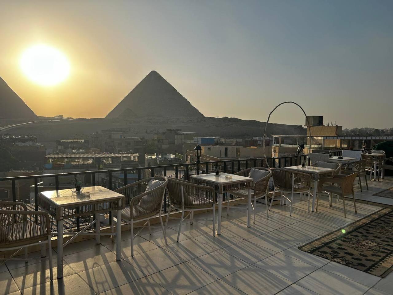 House Pyramids View * Caïro