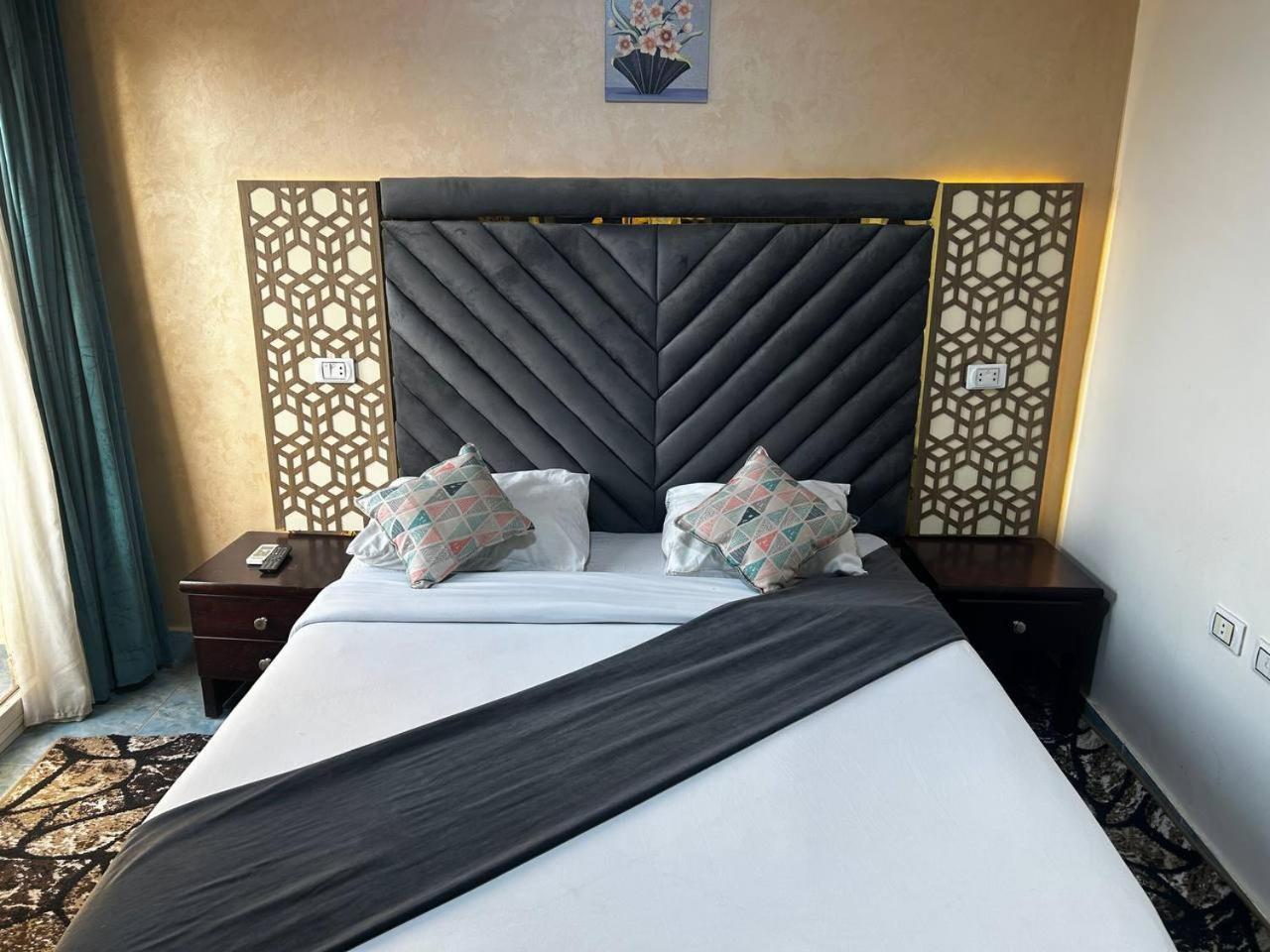House Pyramids View Apartment Cairo